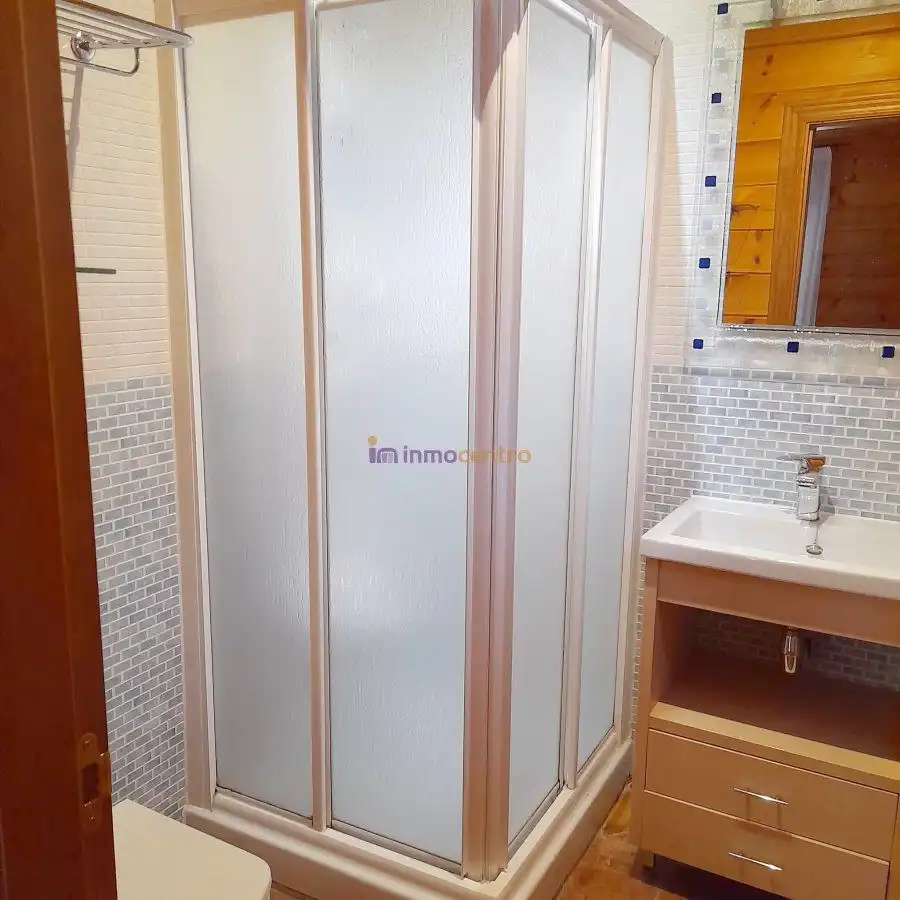 Dormitori de Casa o xalet en venda en Valdepeñas amb Calefacció, Piscina i Jacuzzi