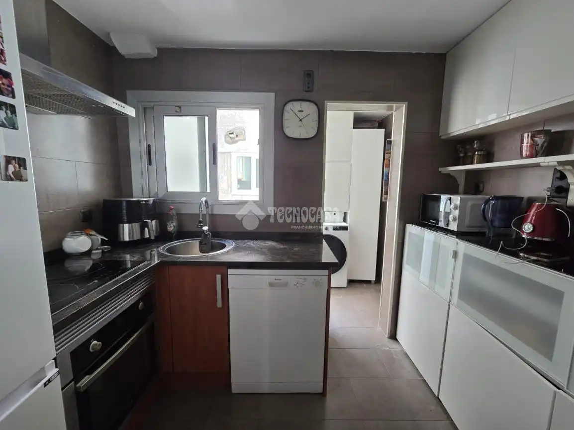 Kitchen of Flat for sale in Barcelona  with Air Conditioner and Balcony
