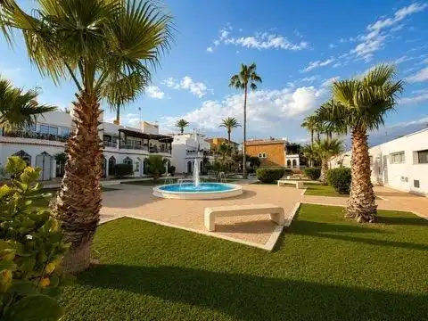 Vista exterior de Apartamento en venta en Roquetas de Mar con Jardín privado y Piscina comunitaria