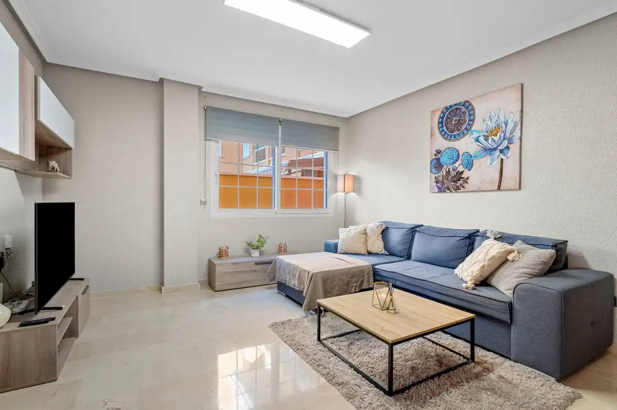 Sala d'estar de Apartament en venda en Orihuela amb Aire condicionat, Jardí privat i Terrassa