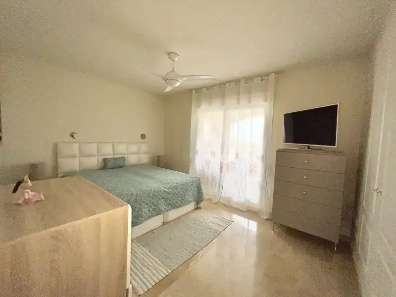 Apartamento con terraza en venta en Calahonda, imagen 8