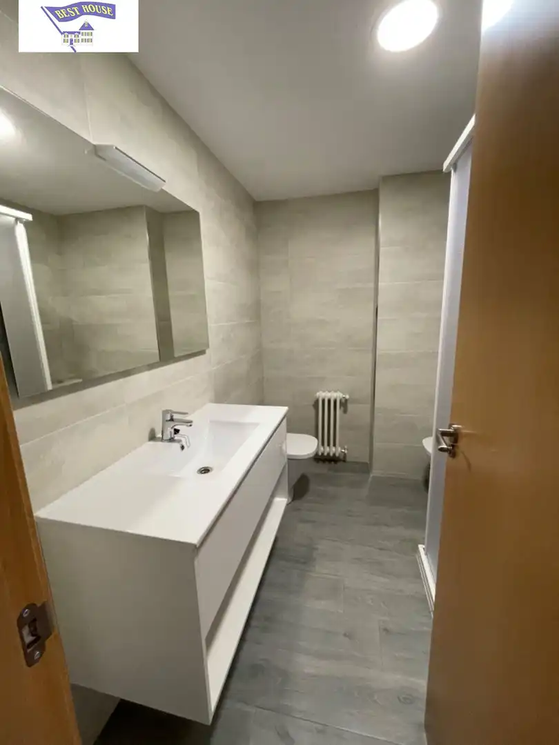 Badezimmer von Erdgeschoss zur Miete in Albacete mit Heizung und Balkon