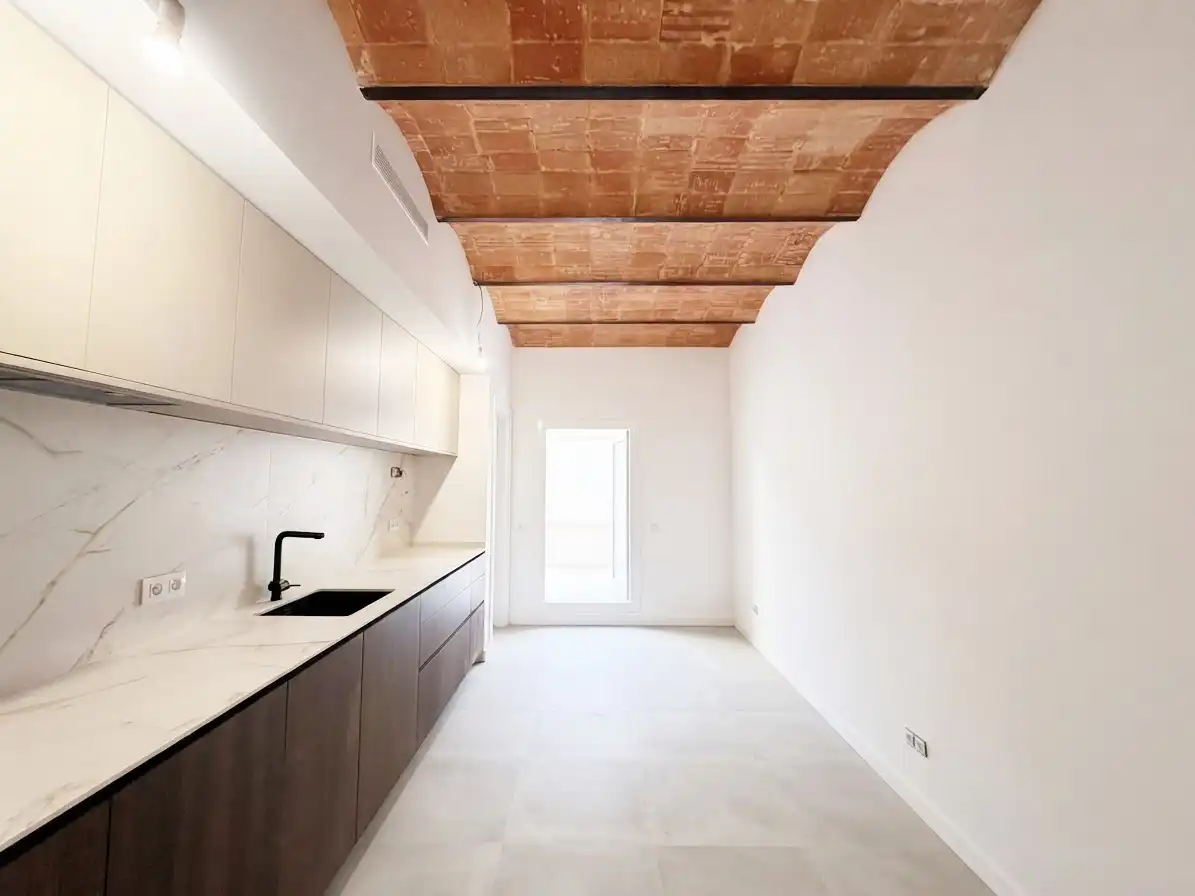 Piso con ascensor en venta en Carrer de Rosalia de Castro
