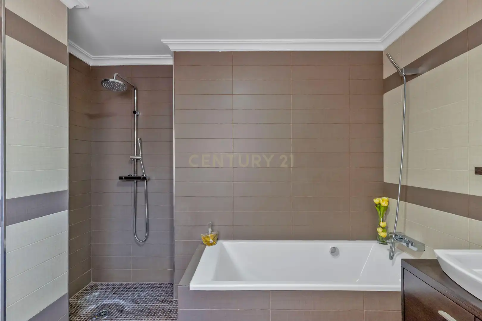 Bany de Apartament en venda en Torrevieja amb Aire condicionat, TV i Balcó