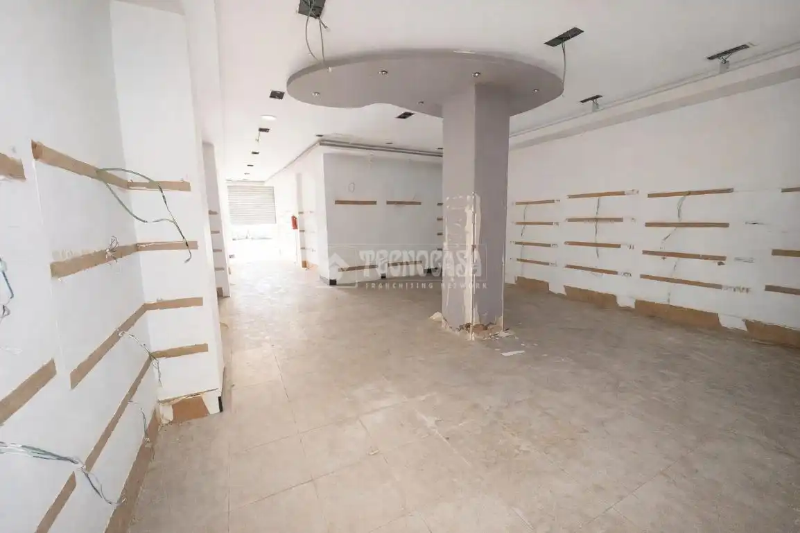 Local comercial en venda a Campanar