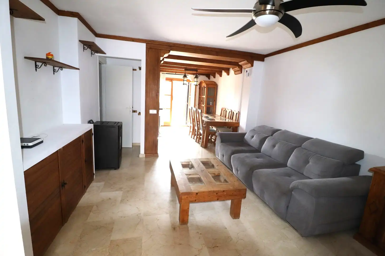 Sala de estar de Casa adosada de alquiler en Llucmajor con Aire acondicionado, Jardín privado y Terraza
