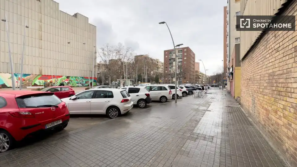 Habitació a La Verneda i la Pau