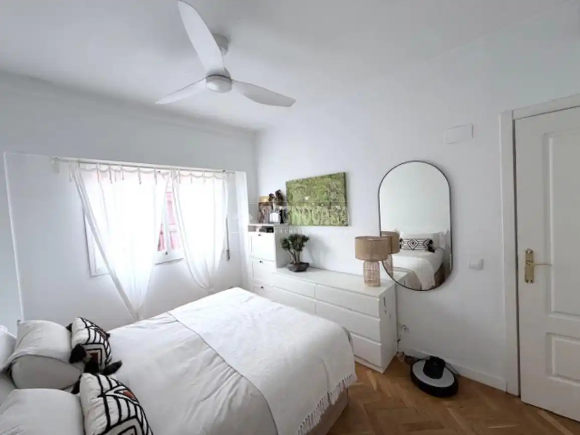 Habitación de Piso en venta en Madrid con Calefacción, Parquet y Piscina comunitaria