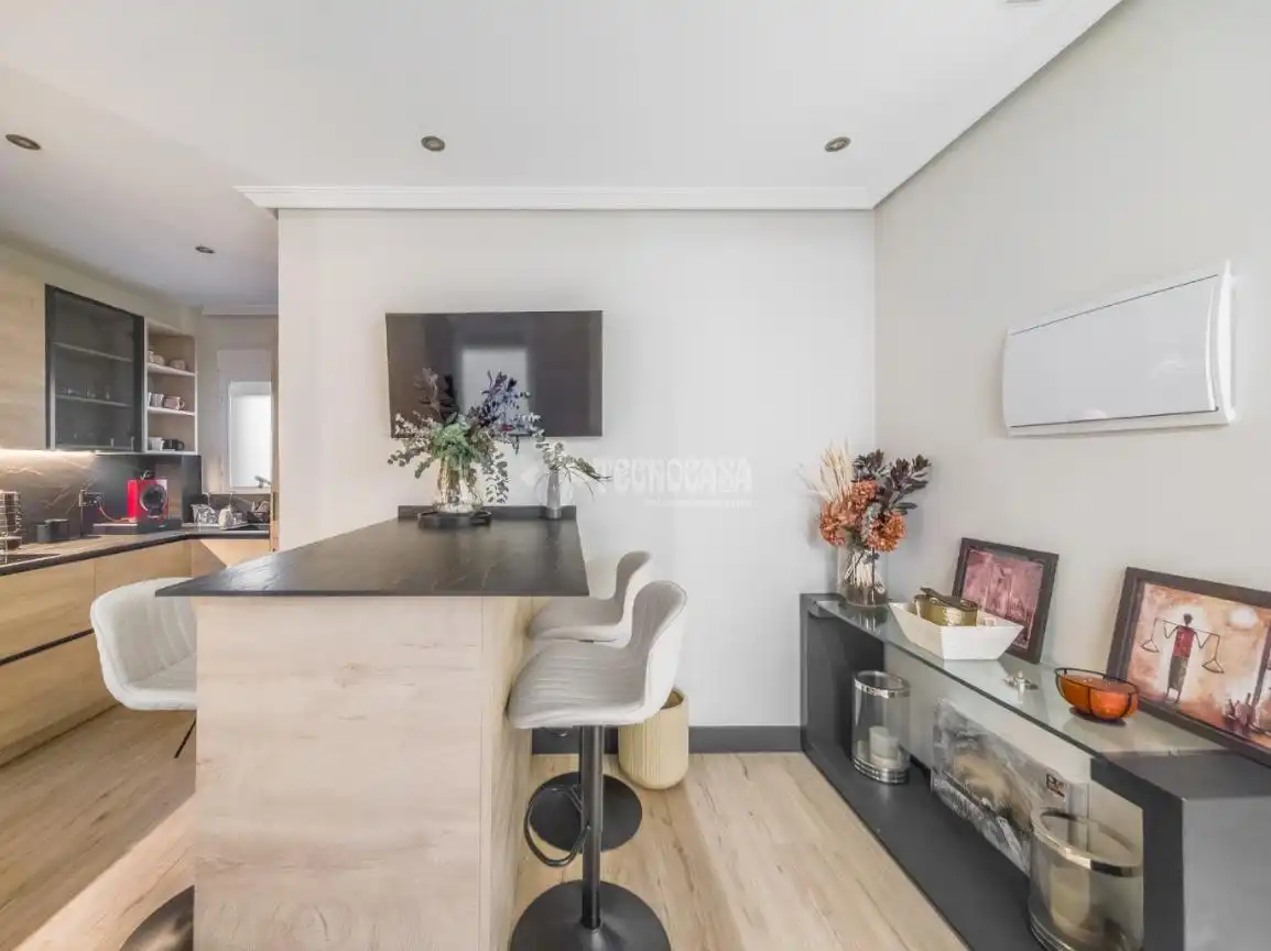Kitchen of Flat for rent in Madrid  with Air Conditioner and Balcony