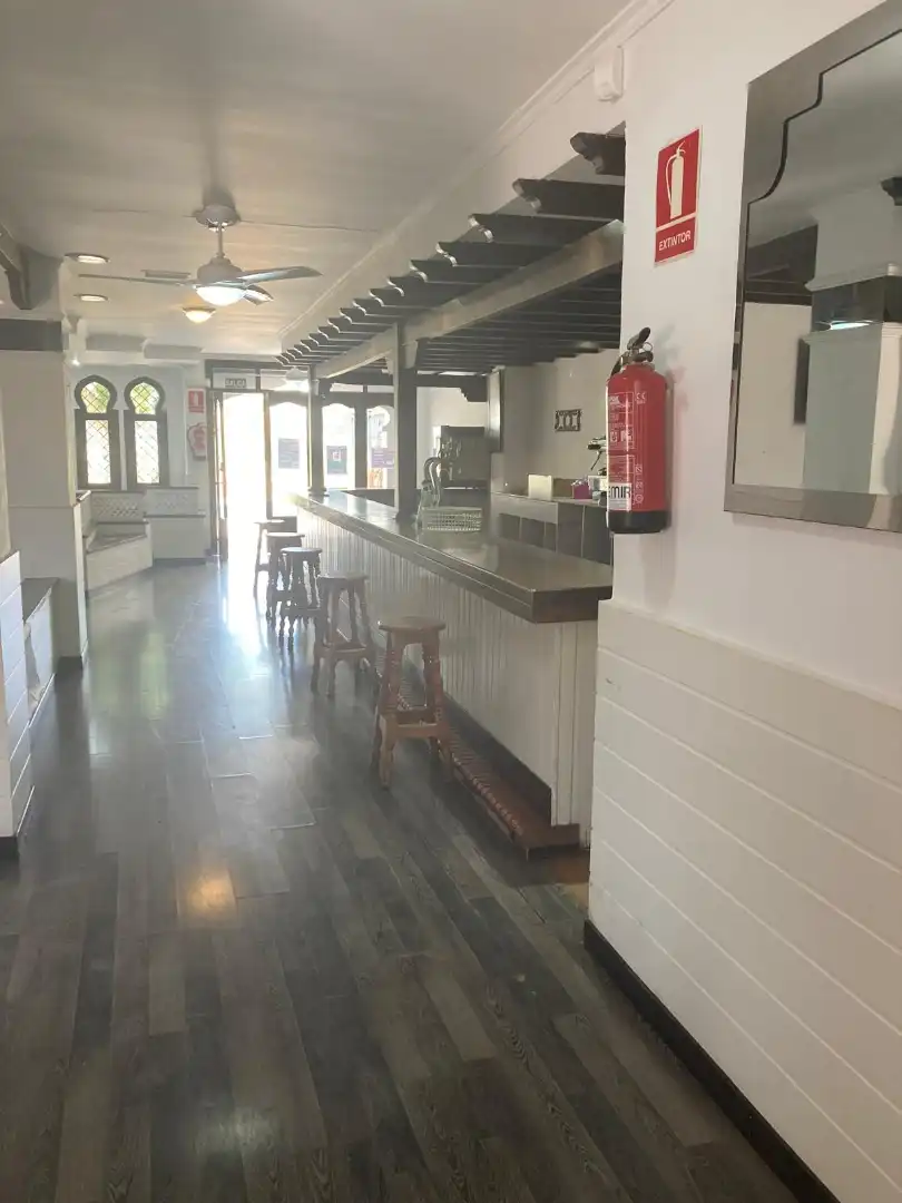 Local en venta en Ugíjar con Parquet, Terraza y Amueblado