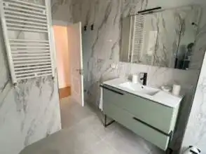 Baño de Piso de alquiler en Gijón  con Calefacción, Parquet y Amueblado