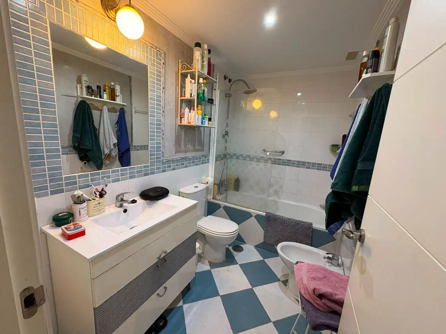 Baño de Casa adosada en venta en Bollullos de la Mitación con Aire acondicionado y Trastero