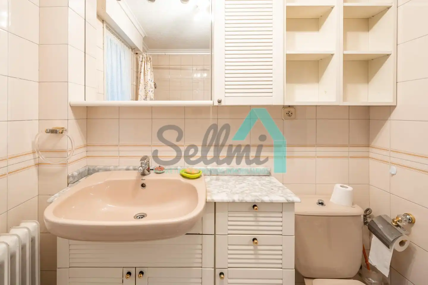 Badezimmer von Wohnung zum Verkauf in Gijón  mit Heizung und Parkett