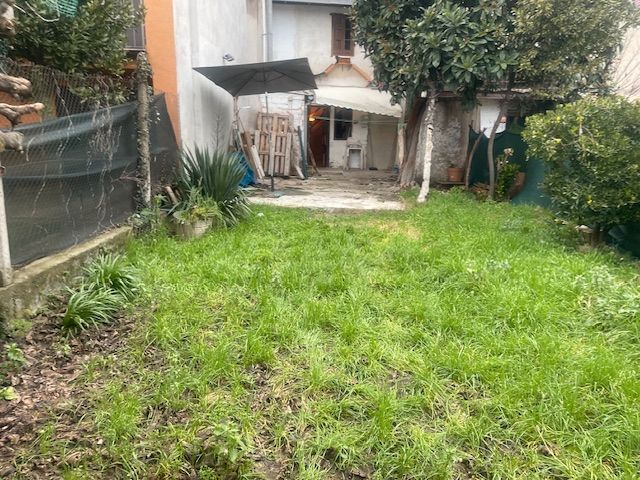 Jardí de Planta baixa en venda en Montesquiu amb Calefacció i Jardí privat