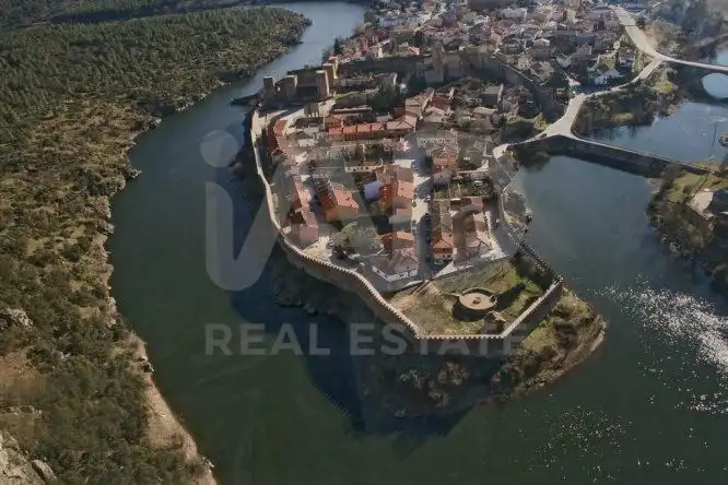 Vista exterior de Edificio en venta en La Villa de Don Fadrique