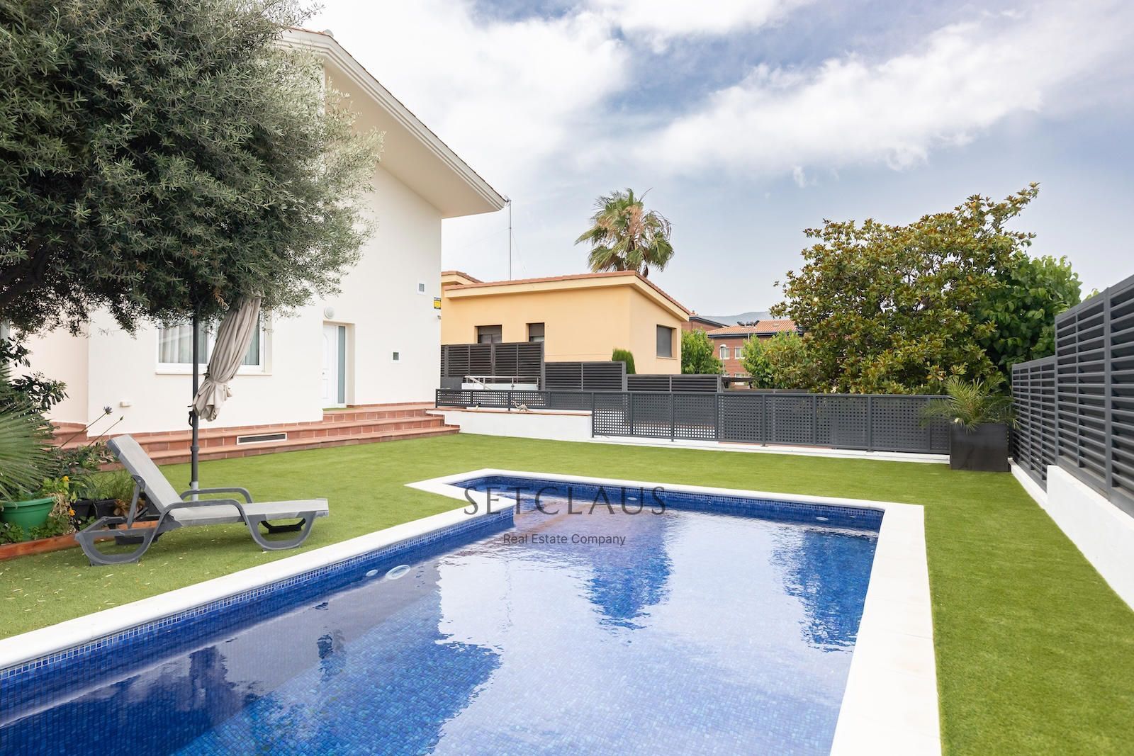 Piscina de Casa o chalet en venta en Alella con Aire acondicionado, Calefacción y Jardín privado