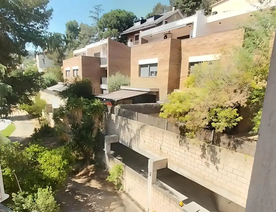 Vista exterior de Piso en venta en Vallirana con Trastero y Horno