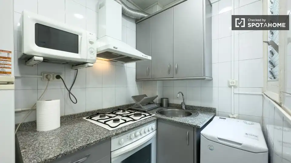 Flat with terrace to rent in Eixample, imagen 5