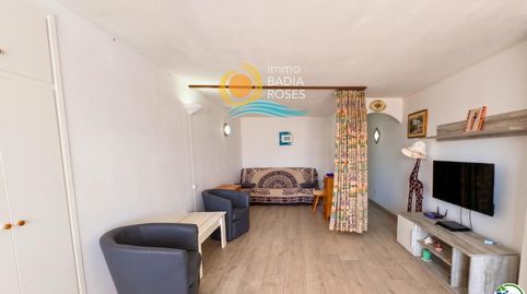 Foto 5 de Piso en venta en Calderón de la Barca, 6, Salatar, Roses