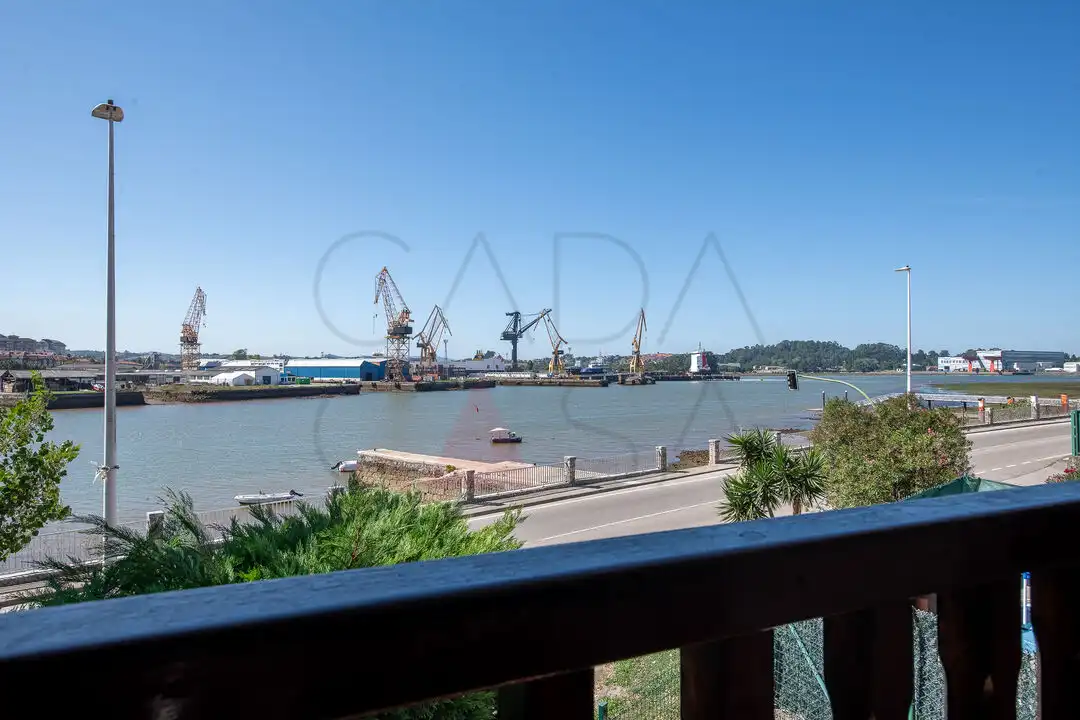 Casa a schiera con terrazza in vendita a Barrio el Puerto