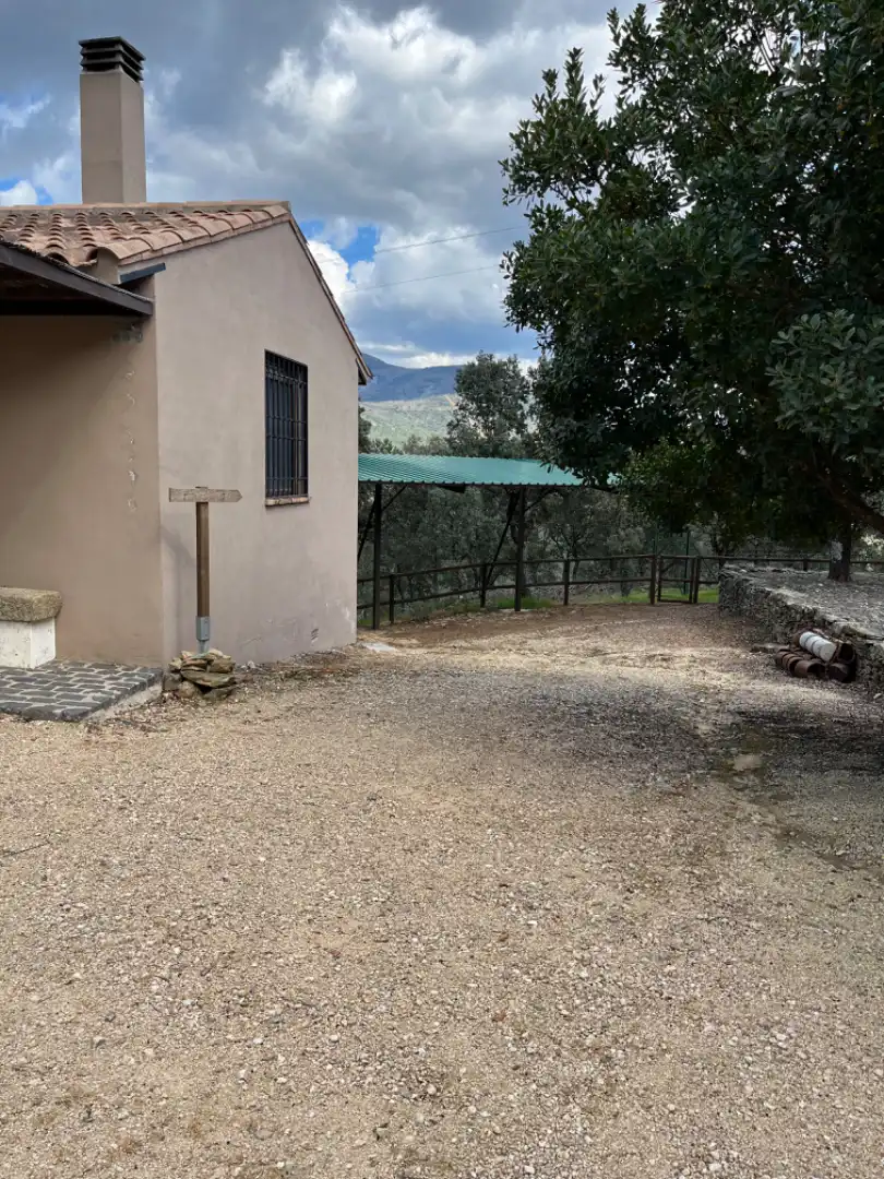 Vista exterior de Casa o chalet en venta en Los Navalucillos con Aire acondicionado, Calefacción y Jardín privado