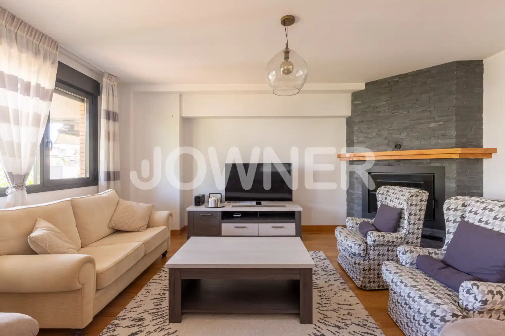 Sala d'estar de Casa o xalet de lloguer en Tres Cantos amb Aire condicionat, Jardí privat i Terrassa