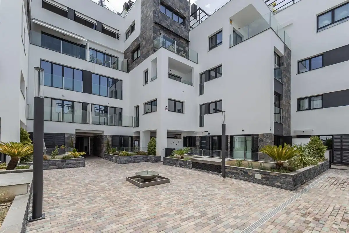 Vista exterior de Estudio en venta en Granada con Parquet