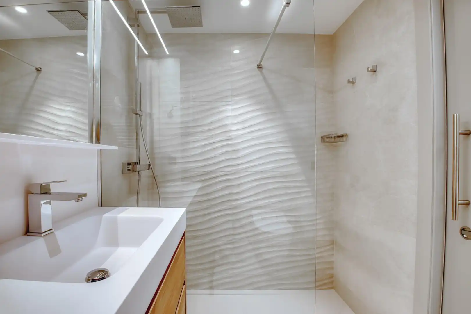 Baño de Apartamento en venta en Andorra la Vella con Aire acondicionado, Calefacción y Parquet