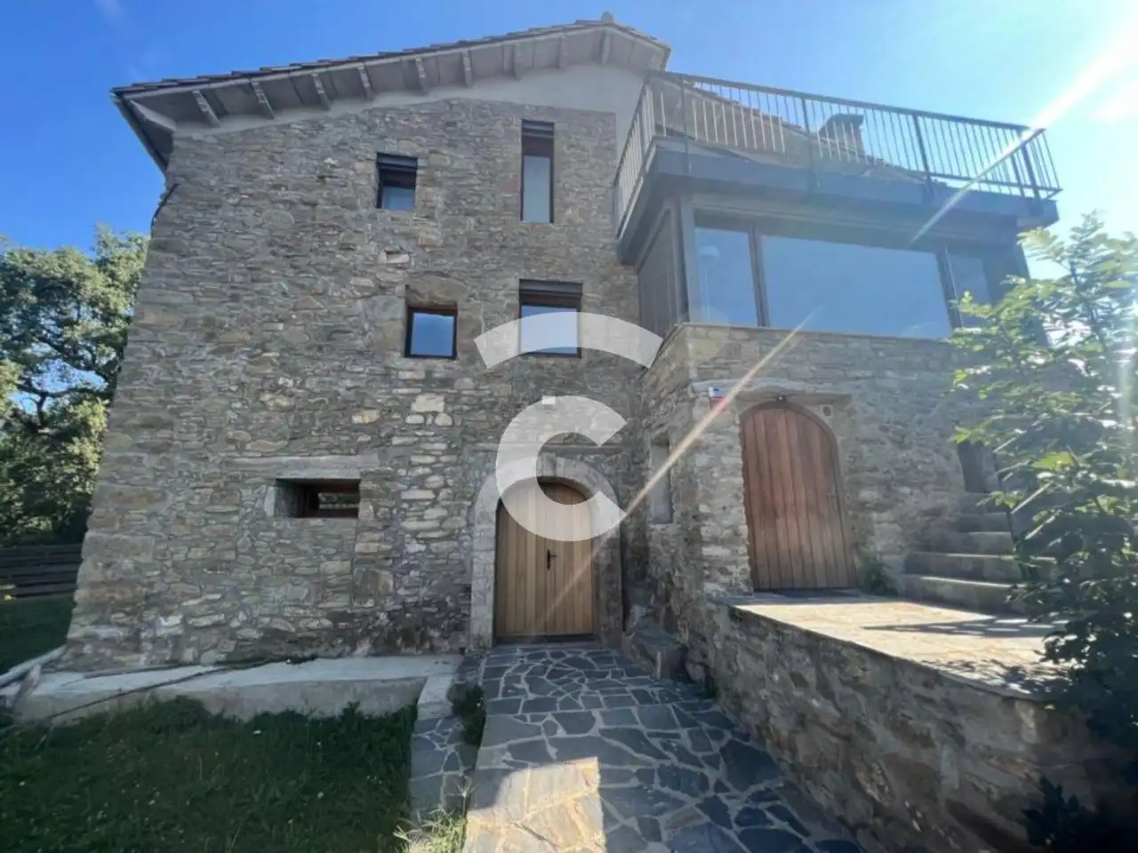 Vista exterior de Finca rústica en venda en Les Llosses amb Calefacció, Jardí privat i Parquet
