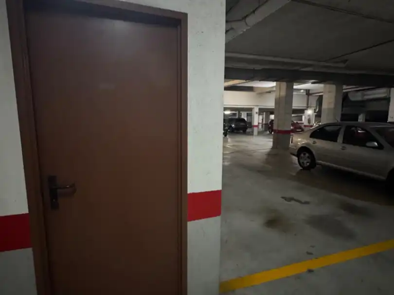Parkplatz von Garage zur Miete in A Coruña Capital 
