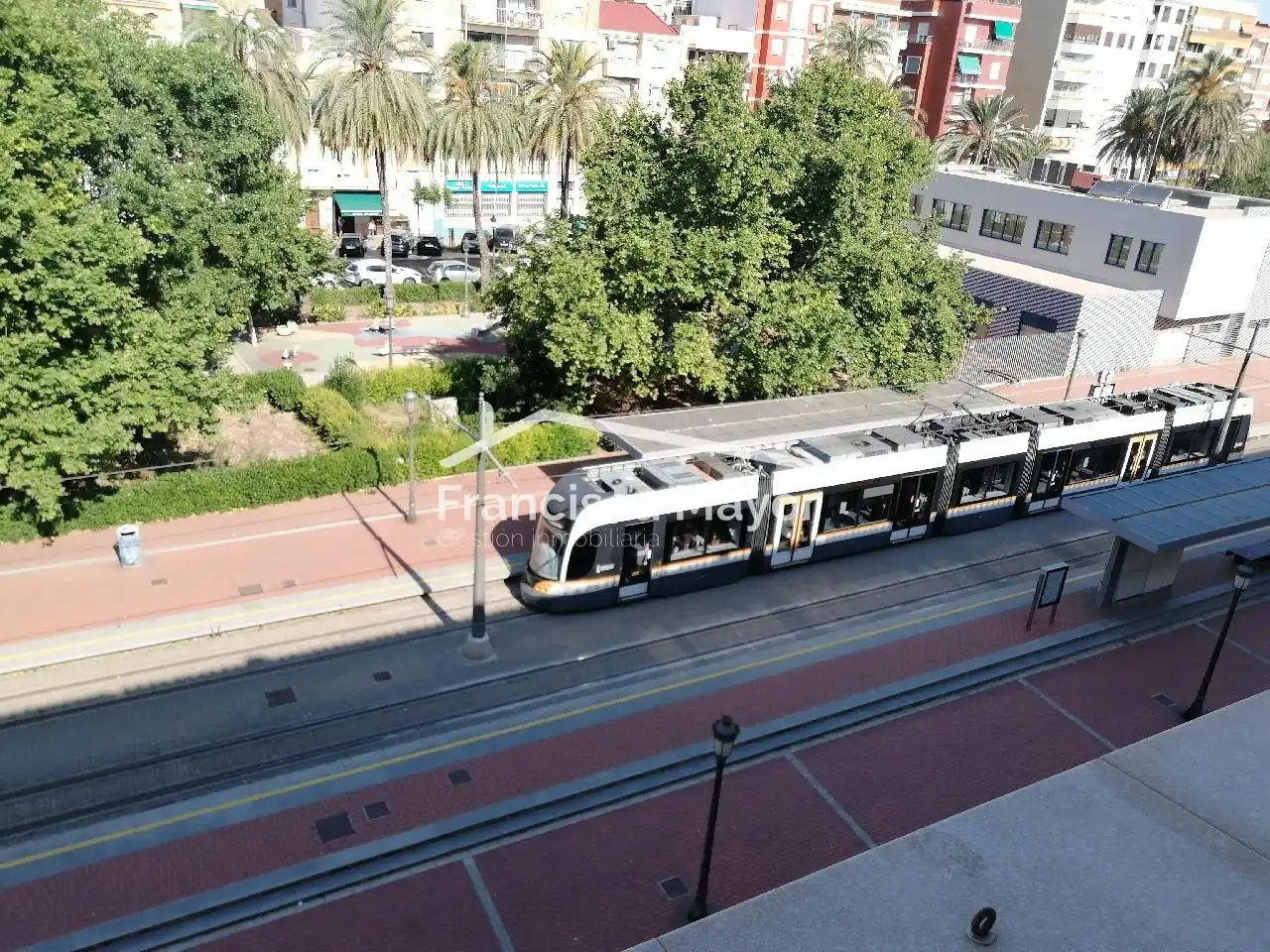 Vista exterior de Piso de alquiler en Valencia con Aire acondicionado, Terraza y Amueblado