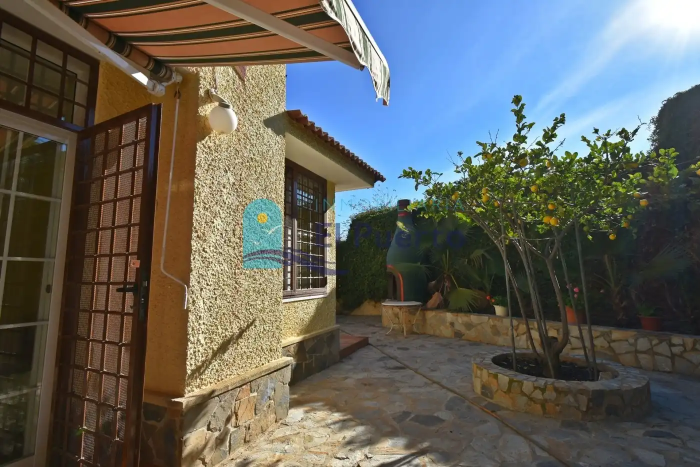 Vista exterior de Casa o xalet en venda en Mazarrón amb Aire condicionat, Calefacció i Jardí privat