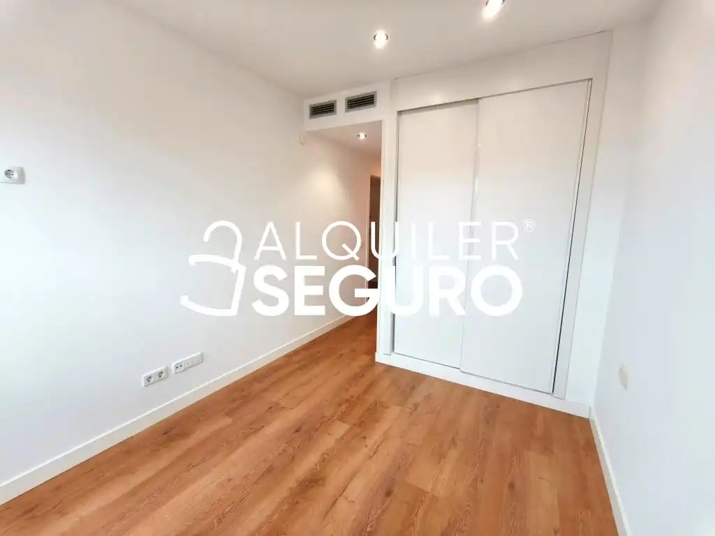 Bedroom of Flat for rent in Móstoles  with Air Conditioner, Heating and Terrace