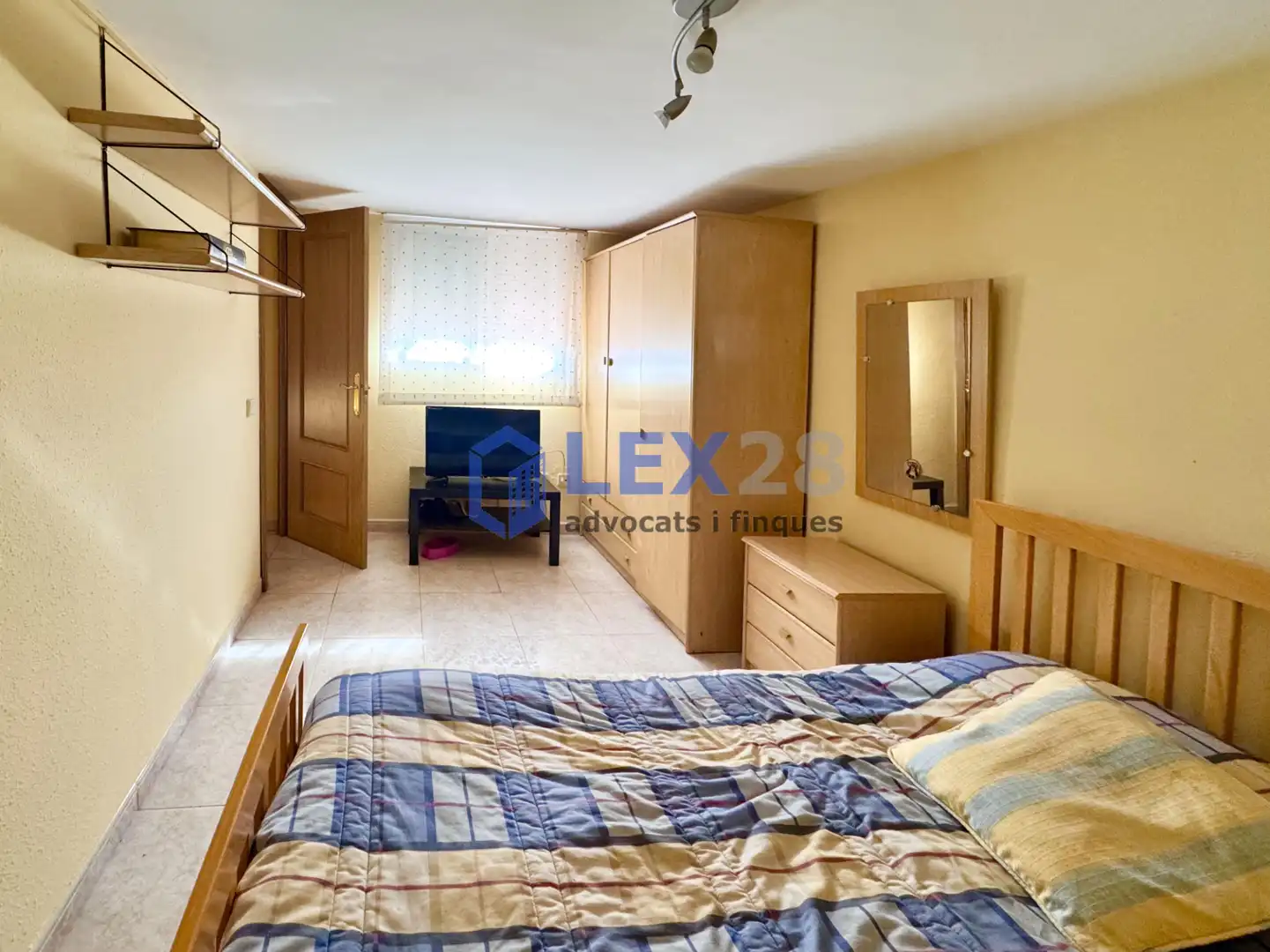 Habitación de Casa adosada en venta en Badalona con Aire acondicionado, Calefacción y Jardín privado