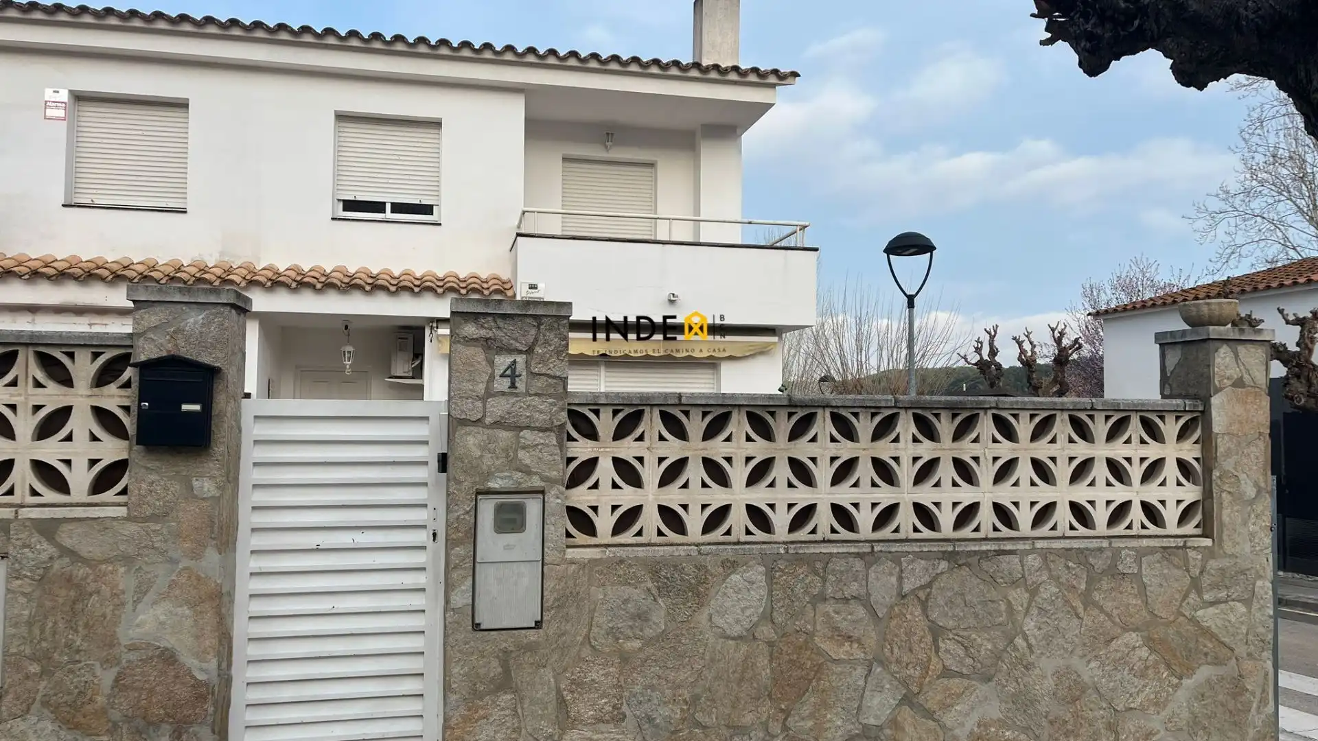 Vista exterior de Casa adosada en venda en Olèrdola amb Calefacció i Terrassa