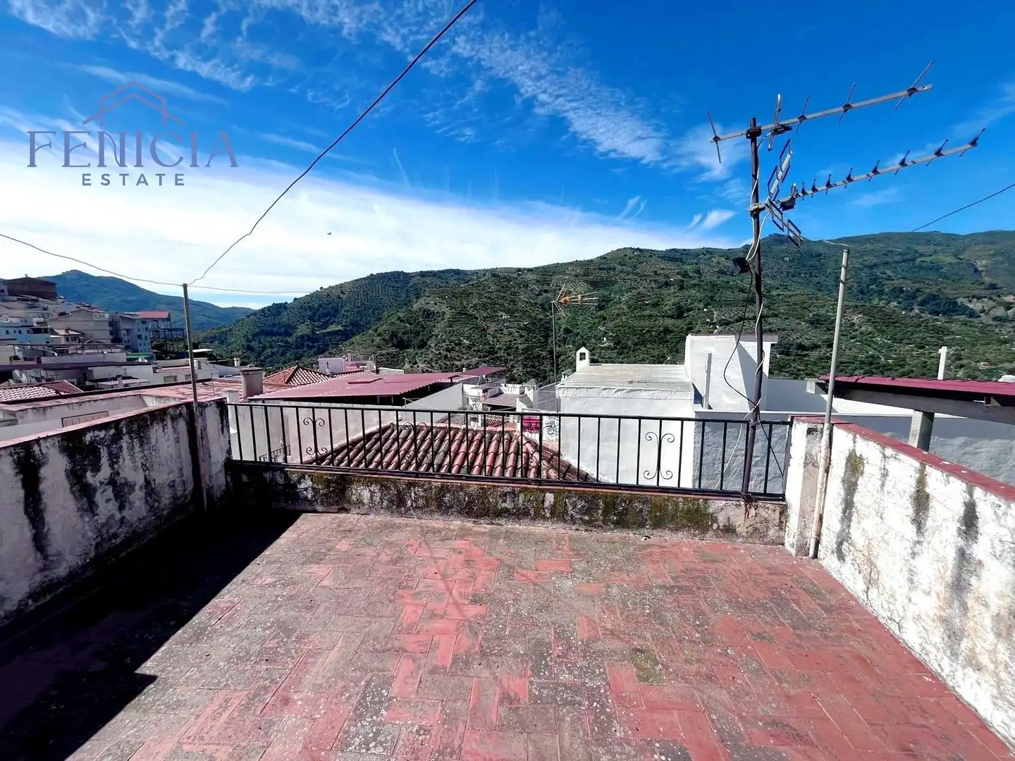Vista exterior de Finca rústica en venda en Otívar amb Terrassa