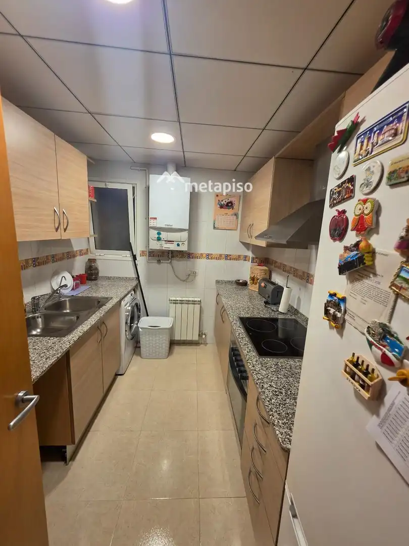 Cocina de Piso en venta en La Pobla de Montornès   con Calefacción y Terraza