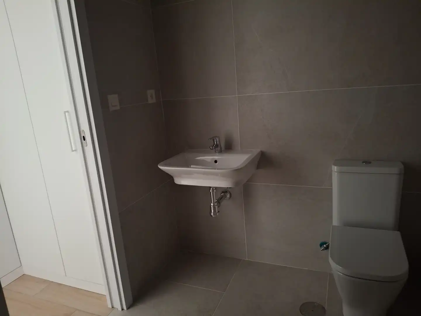 Baño de Planta baja en venta en Chipiona con Aire acondicionado, Calefacción y Jardín privado