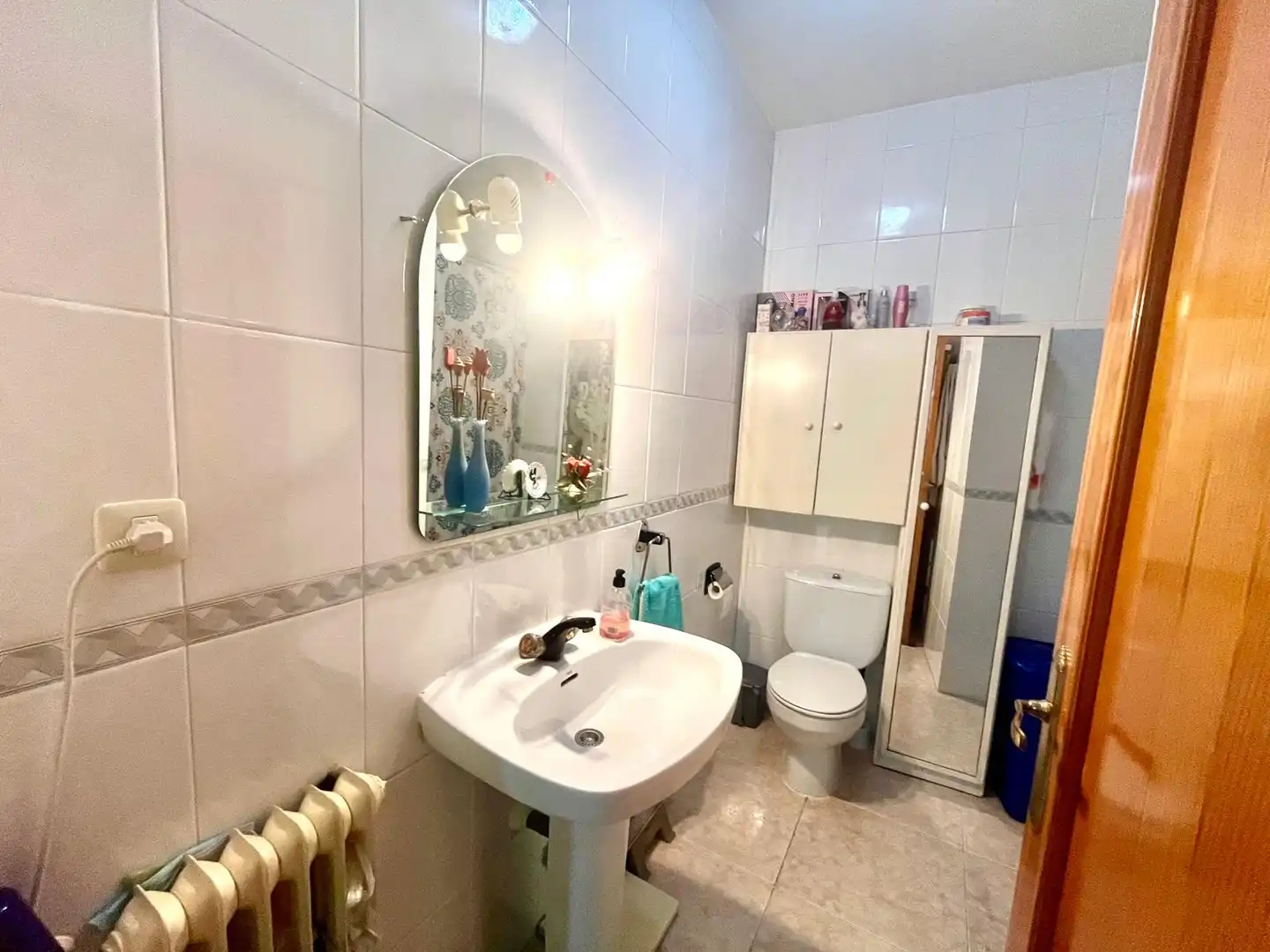 Baño de Casa adosada en venta en Fernán Caballero con Calefacción y Terraza