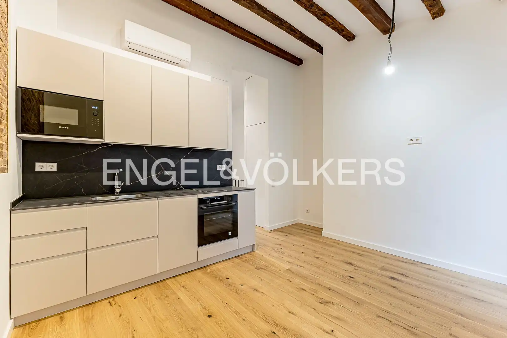 Kitchen of Flat for sale in Barcelona  with Heating and Balcony