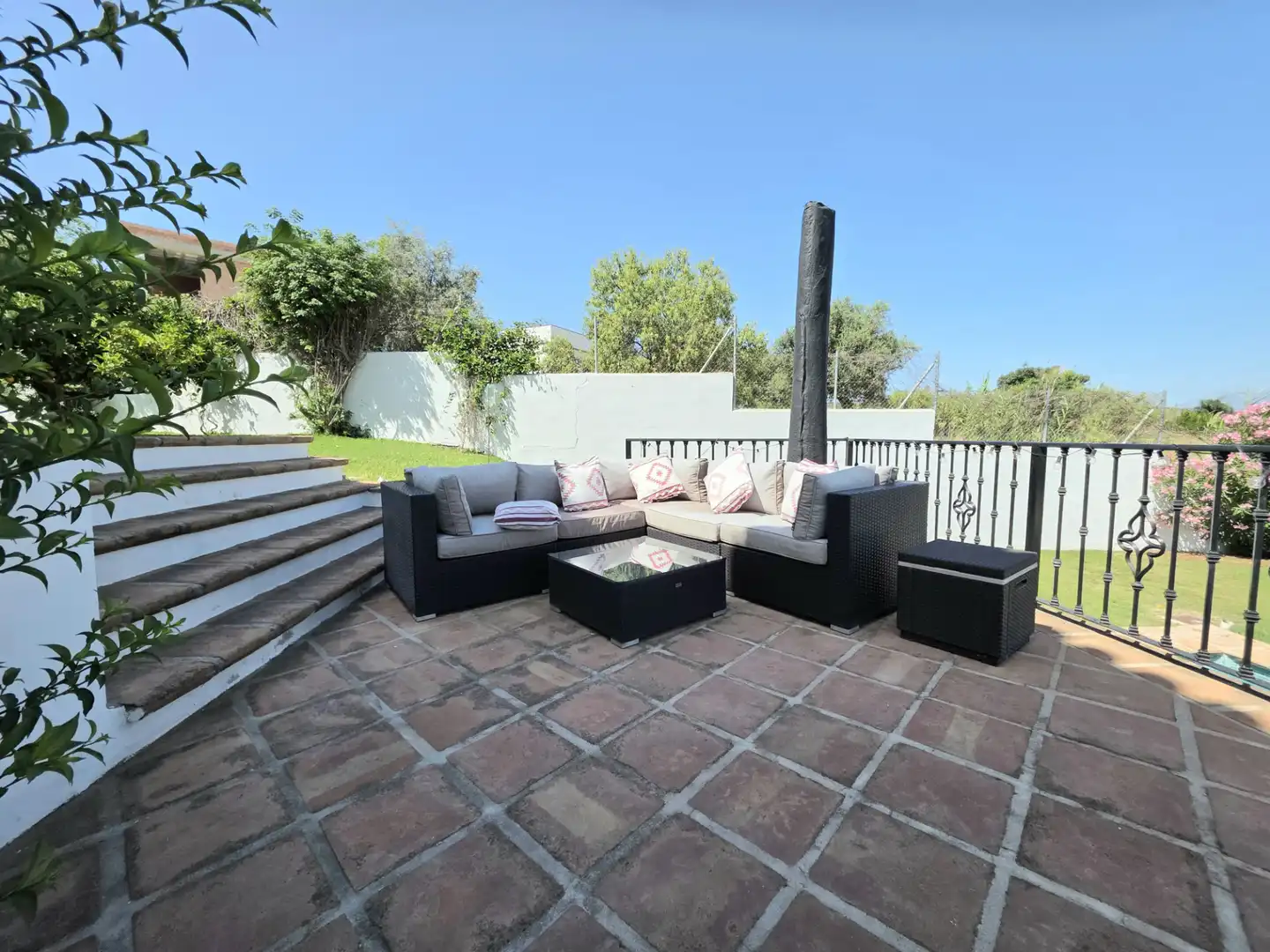 Terrassa de Casa o xalet en venda en Alhaurín El Grande amb Aire condicionat, Jardí privat i Terrassa