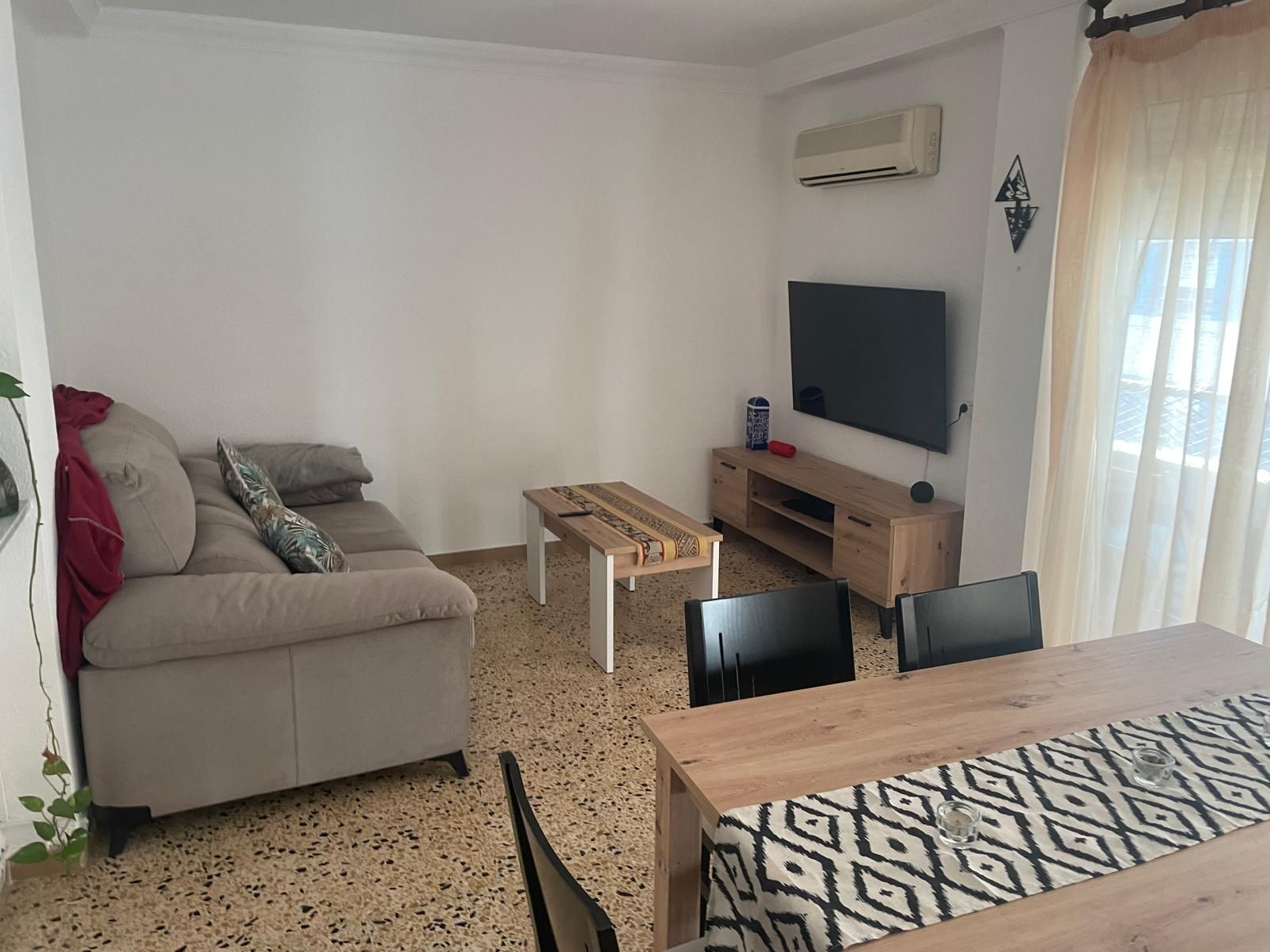 Sala d'estar de Pis de lloguer en  Tarragona Capital amb Aire condicionat, Terrassa i Moblat