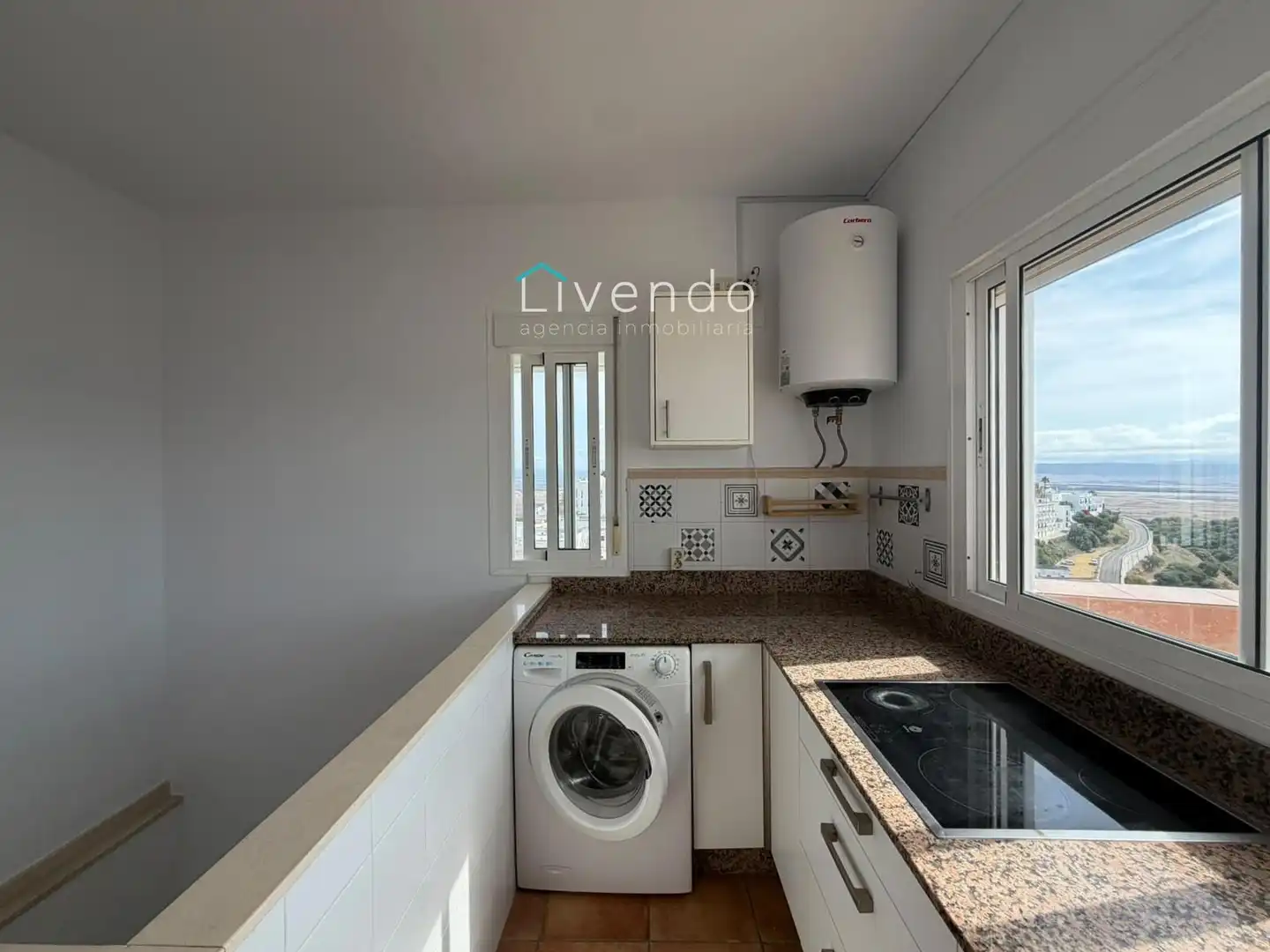 Cuina de Casa o xalet en venda en Vejer de la Frontera amb Terrassa, Traster i Moblat