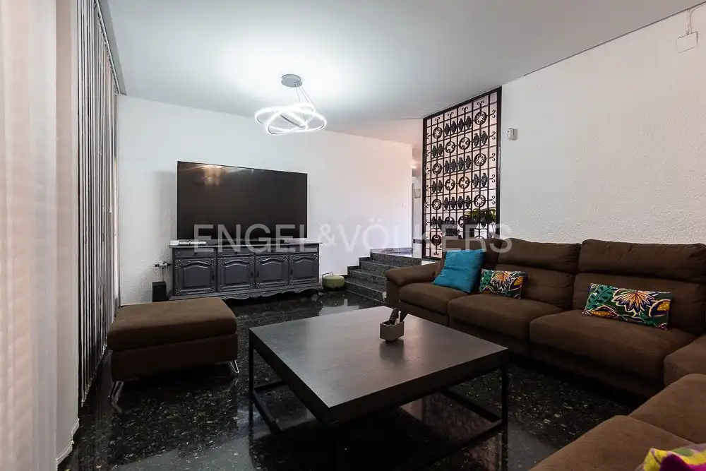 Sala d'estar de Casa o xalet en venda en Paterna amb Aire condicionat, Calefacció i Jardí privat