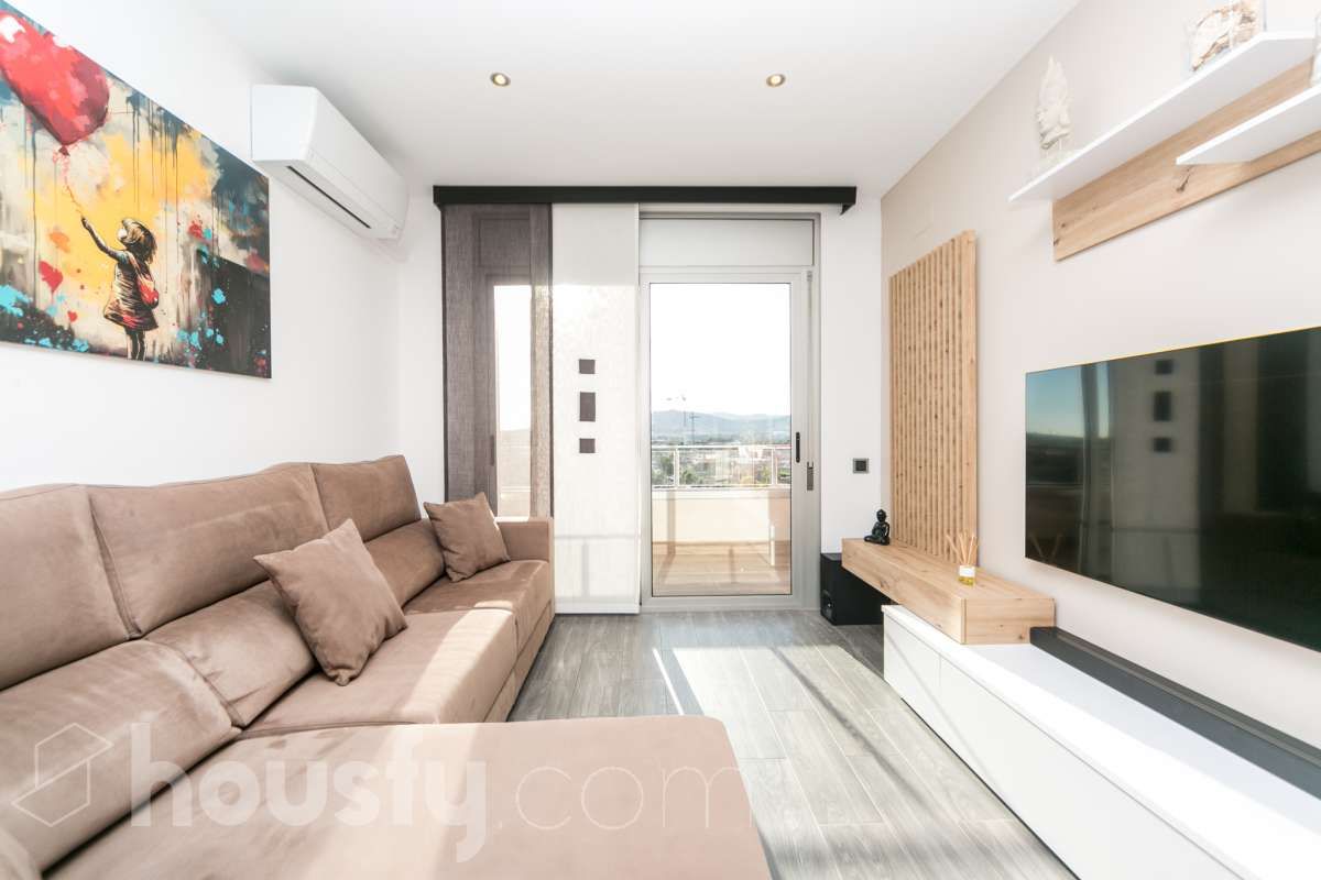 Sala d'estar de Àtic en venda en Sant Joan Despí amb Aire condicionat, Calefacció i Terrassa