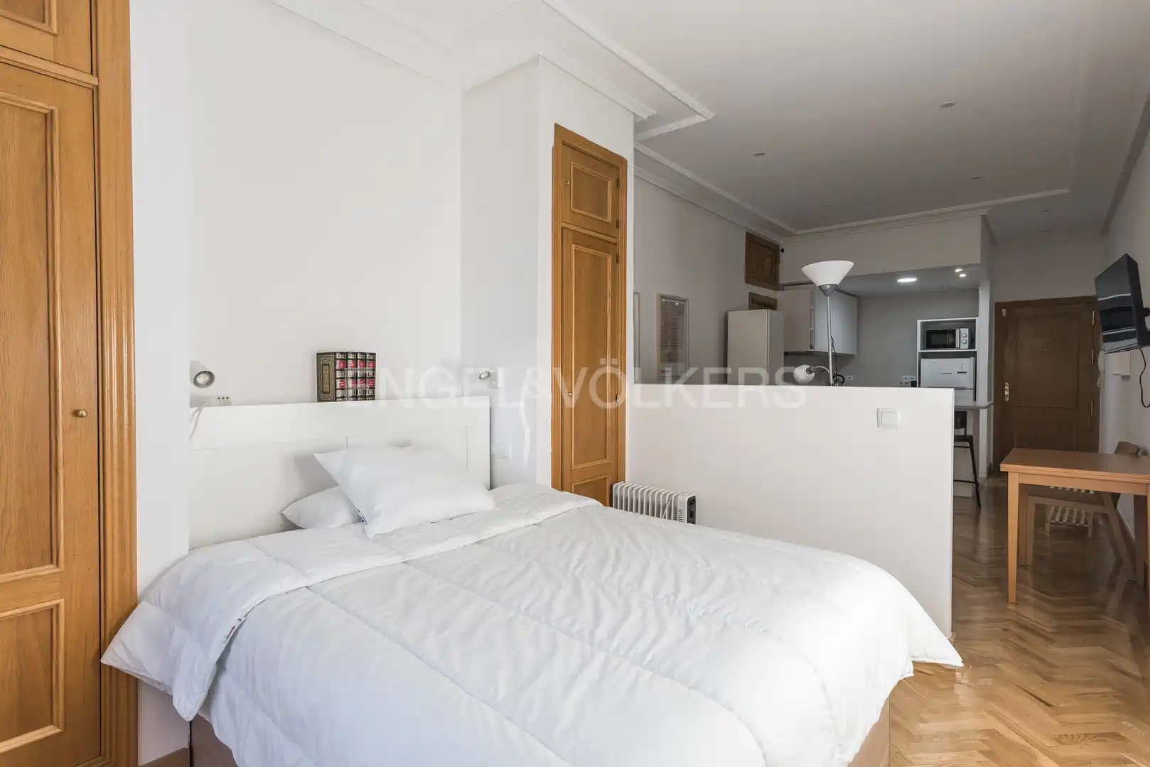 Bedroom of Flat for rent in Madrid  with Air Conditioner, Heating and Parquet flooring