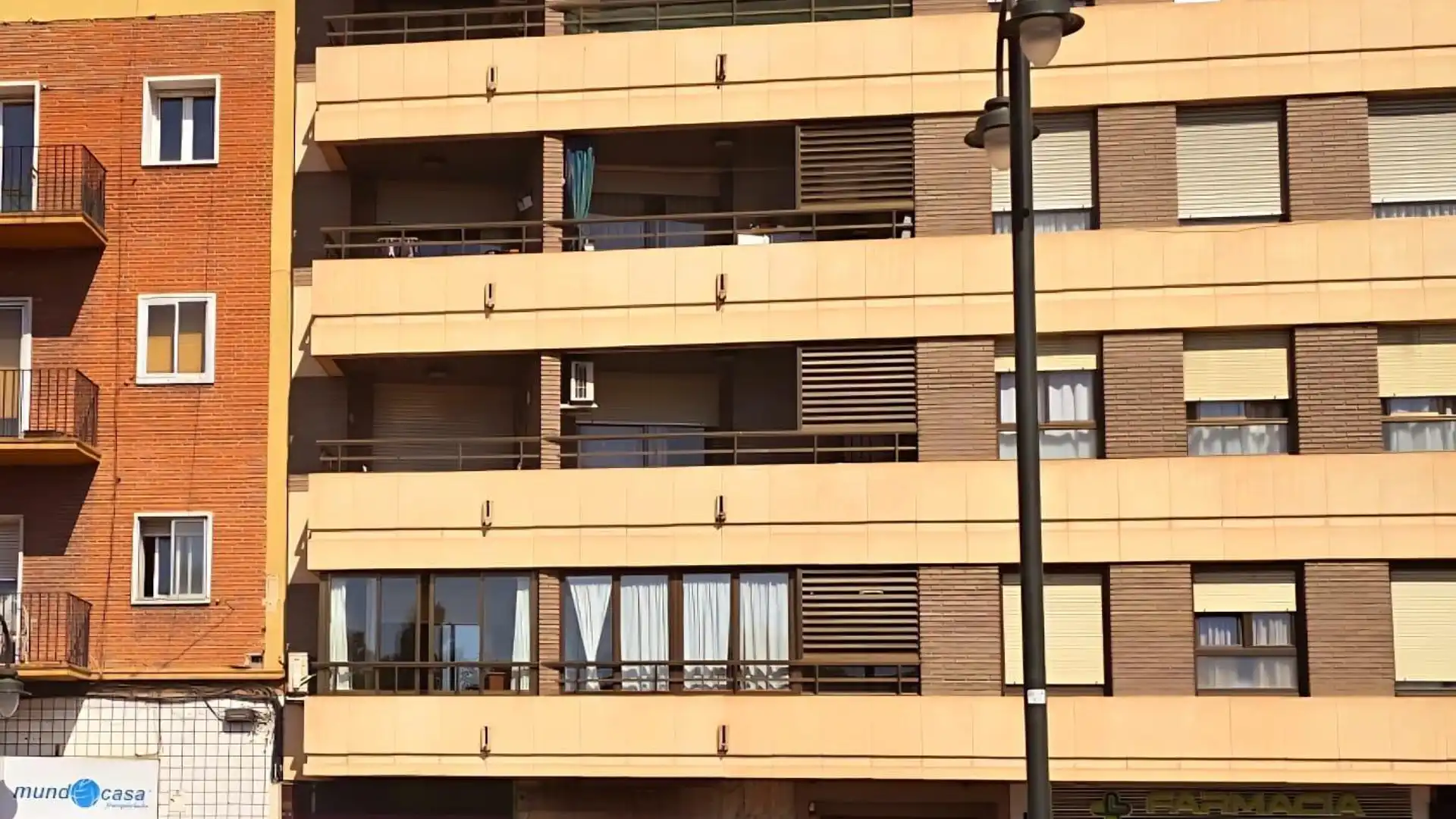 Local en venda a Avenida Avenida Compromiso de Caspe, 27, Las Fuentes