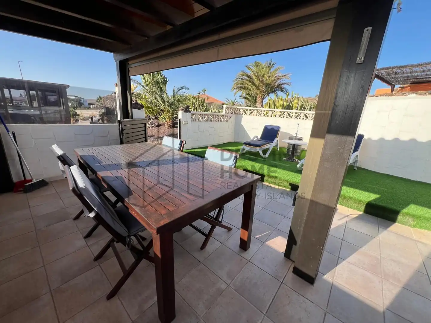 Terrassa de Casa o xalet en venda en La Oliva amb Aire condicionat, Jardí privat i Terrassa