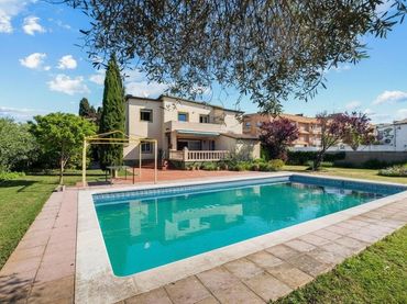 Chalet con piscina en venta en Carrer Carrer de Sant Antoni