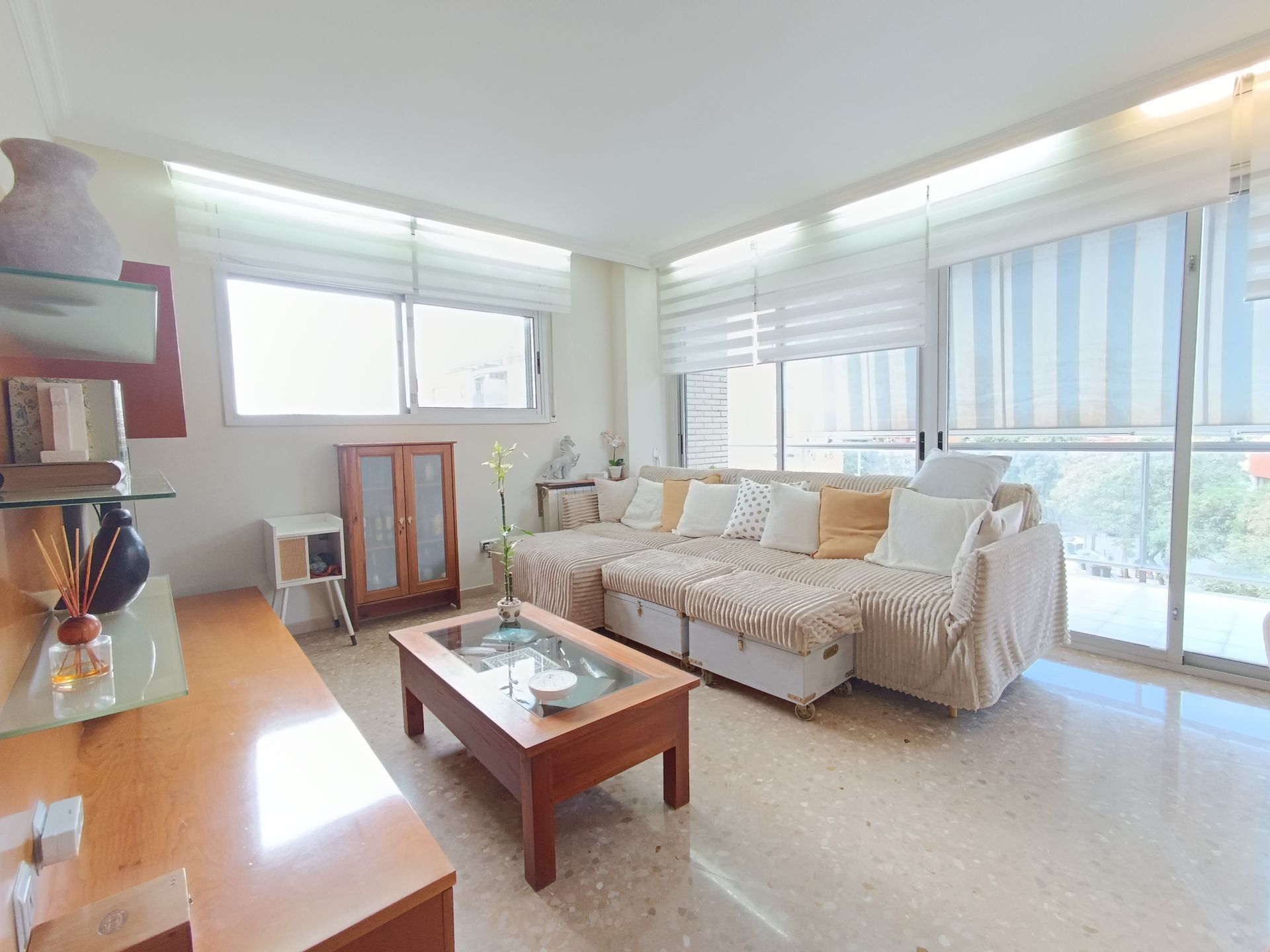 Sala d'estar de Àtic en venda en Badalona amb Aire condicionat, Calefacció i Jardí privat